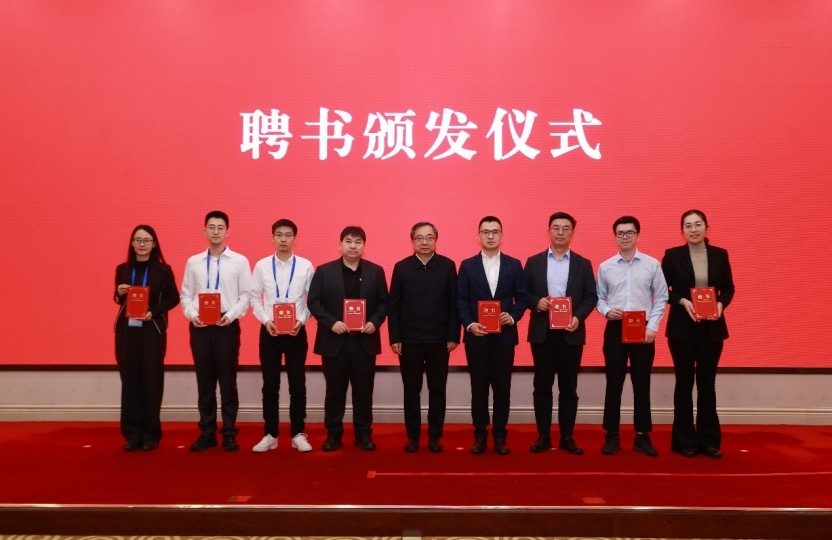 人形机器人标准化加速，破解产业协同与规模化落地难题(图1)