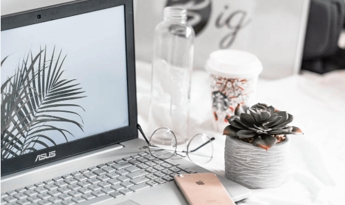 如何选择企业网站风格？行业案例分析2025(图2)